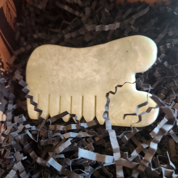 Crystal Infused Smudge Spray & Aromatherapy Roller, and Jade Scalp Massager Gift - Picture 7 of 10